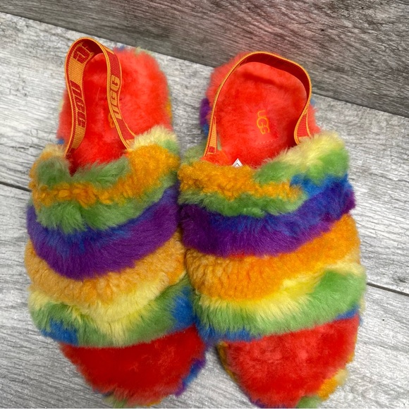 UGG Big Kids' Fluff Yeah Cali Collage Slide Rainbow Stripes Size 3 - Picture 2 of 7